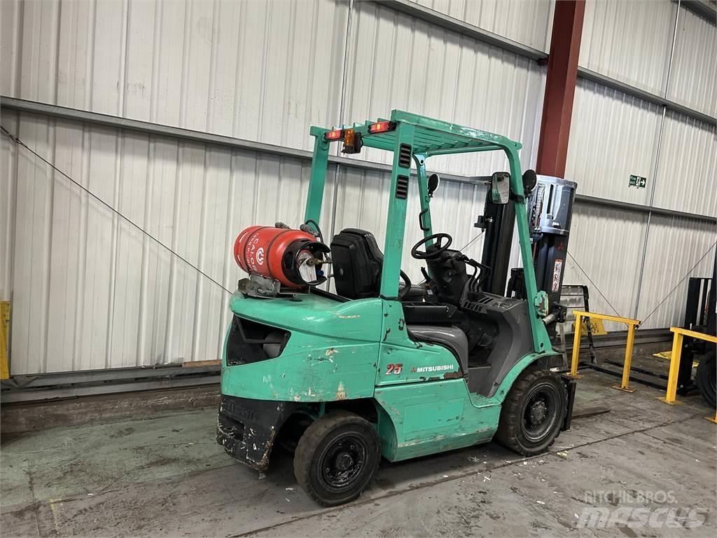 Mitsubishi FG25NT LPGフォークリフト