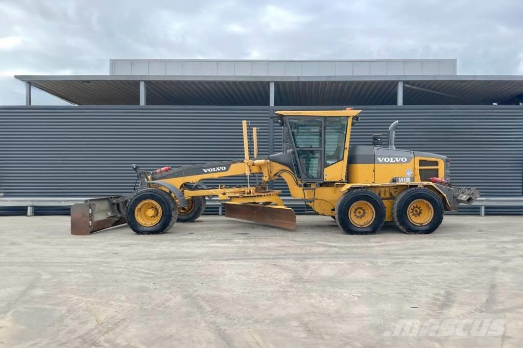 Volvo G 930R モーターグレーダー