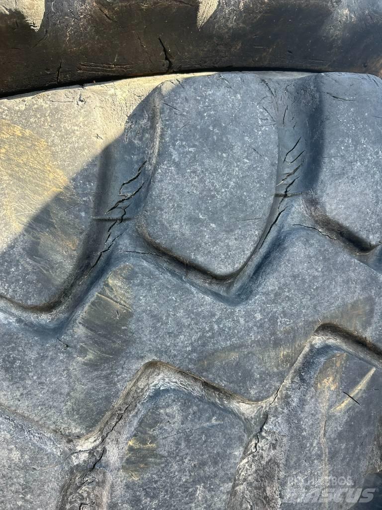 Goodyear 20,5R25 GP4 ホイールローダー・タイヤショベル