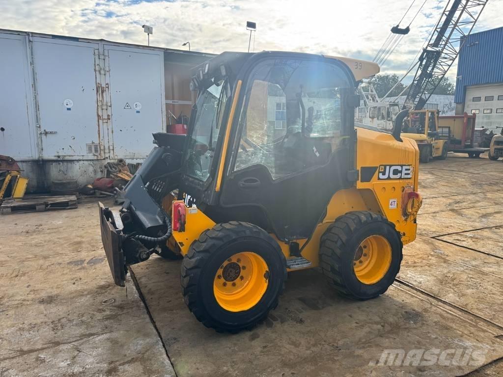 JCB 250T4 スキッドステアローダー