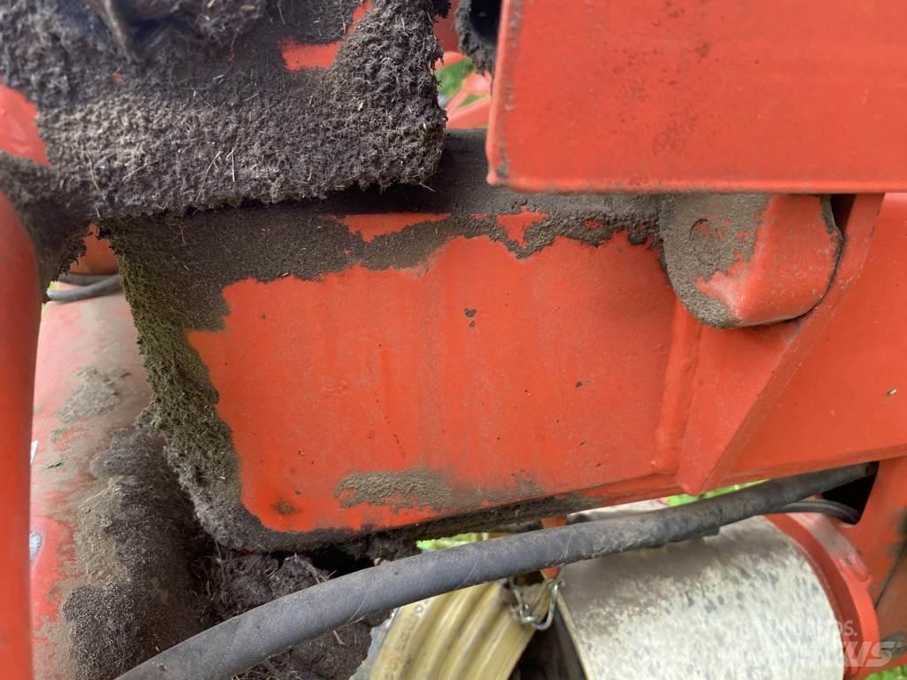 Kuhn GF6301MH テッダー・テッダーレーキ