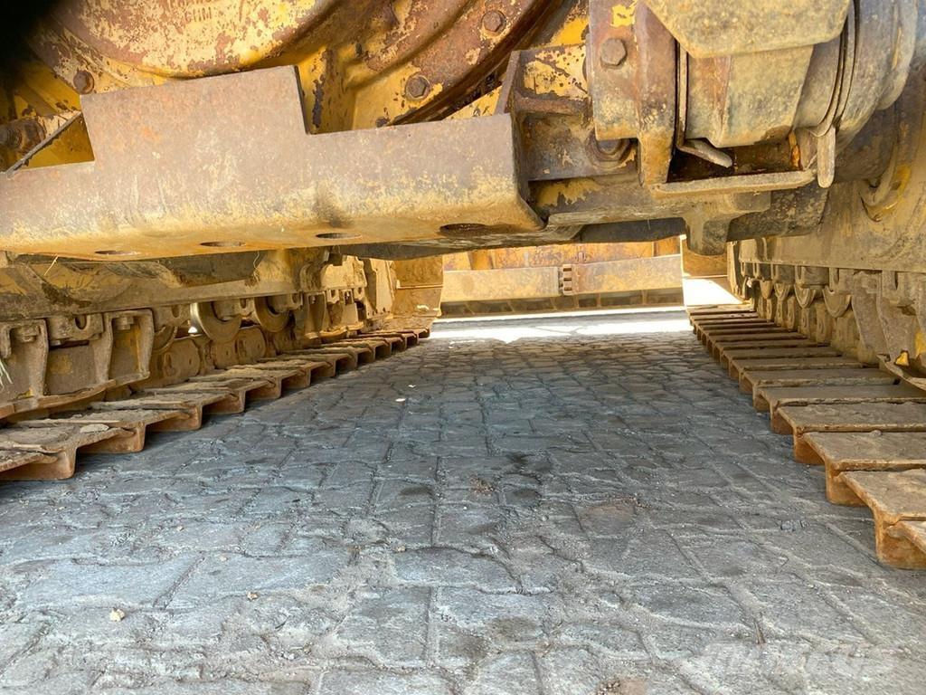 CAT D6T XW NVT ブルドーザー