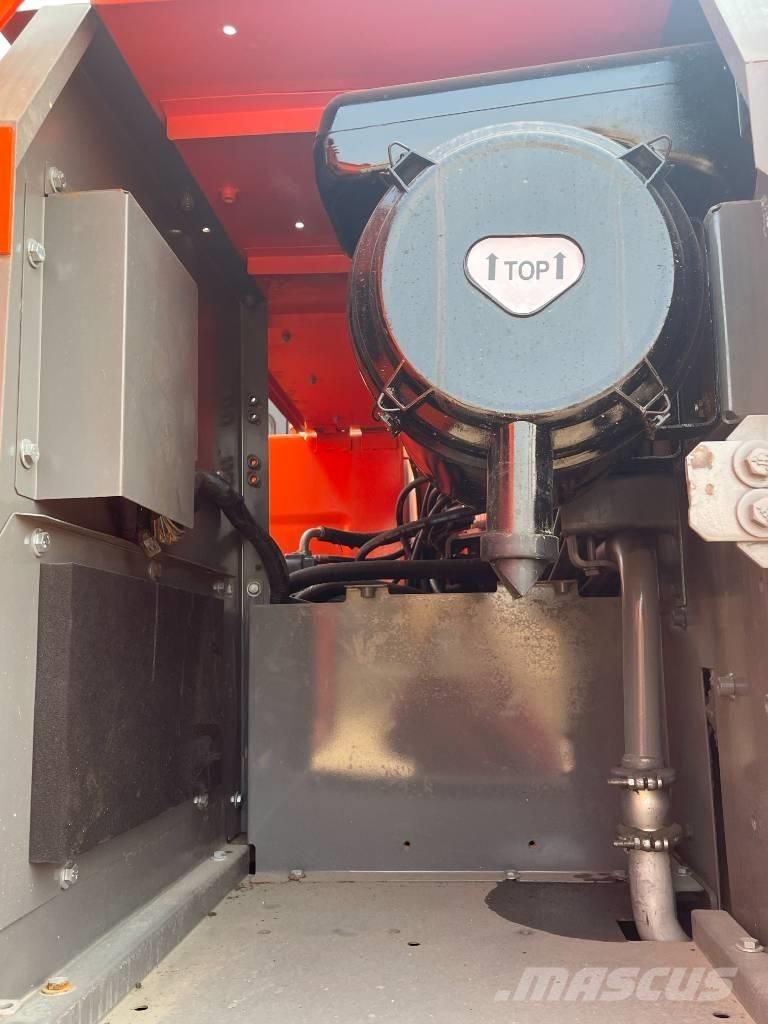 Hitachi ZX 210 大型油圧ショベル12t以上（パワーショベル・ユンボ）