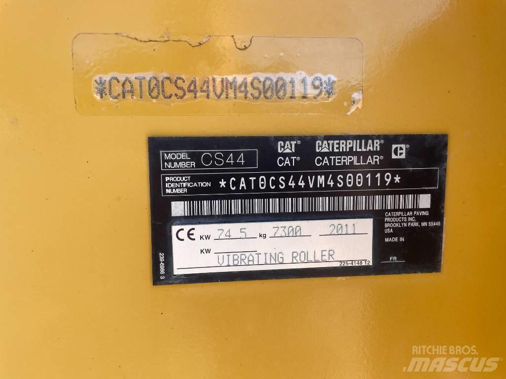 CAT CS44 振動ローラ