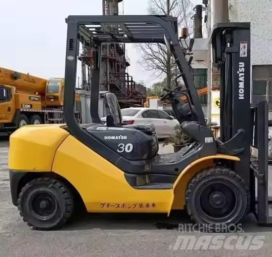 Komatsu 30 ディーゼル・軽油