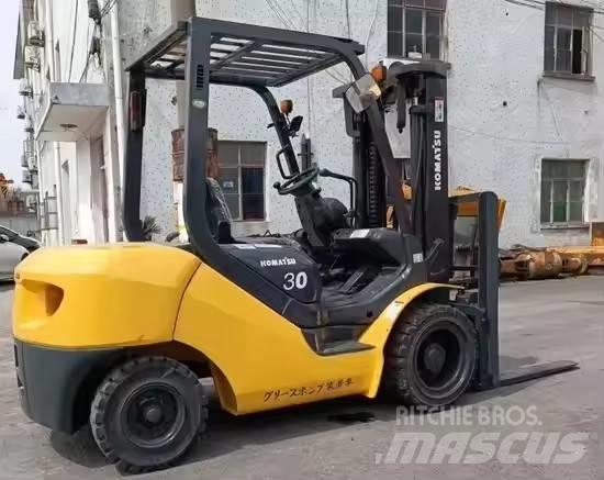Komatsu 30 ディーゼル・軽油