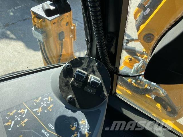 JCB 3CX Plus AEC バックホーローダー