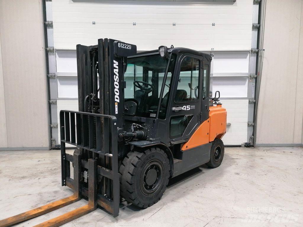 Doosan G45SC-7 LPGフォークリフト