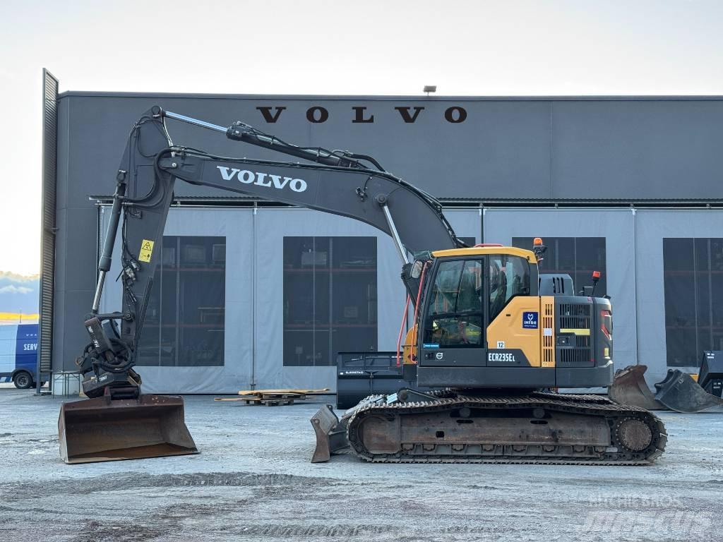 Volvo ECR 235 EL 大型油圧ショベル12t以上（パワーショベル・ユンボ）
