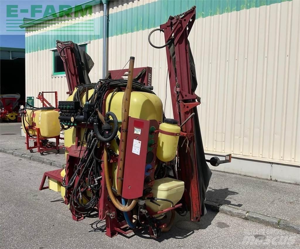 Hardi Master 牽引型スプレイヤー