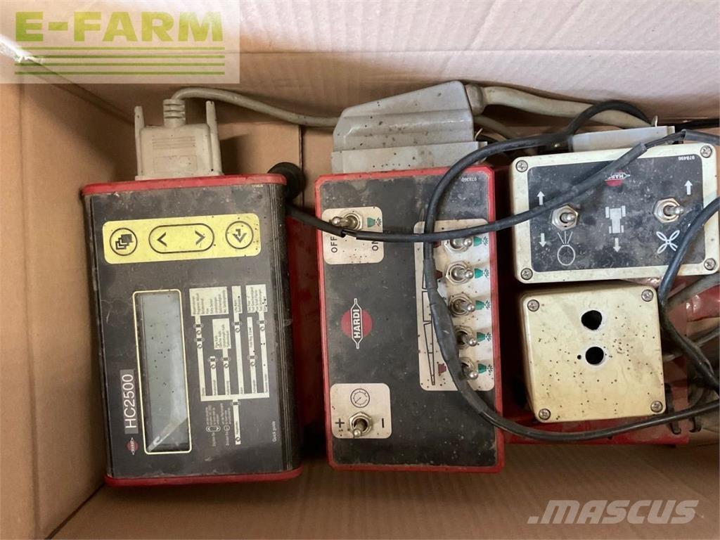 Hardi Master 牽引型スプレイヤー