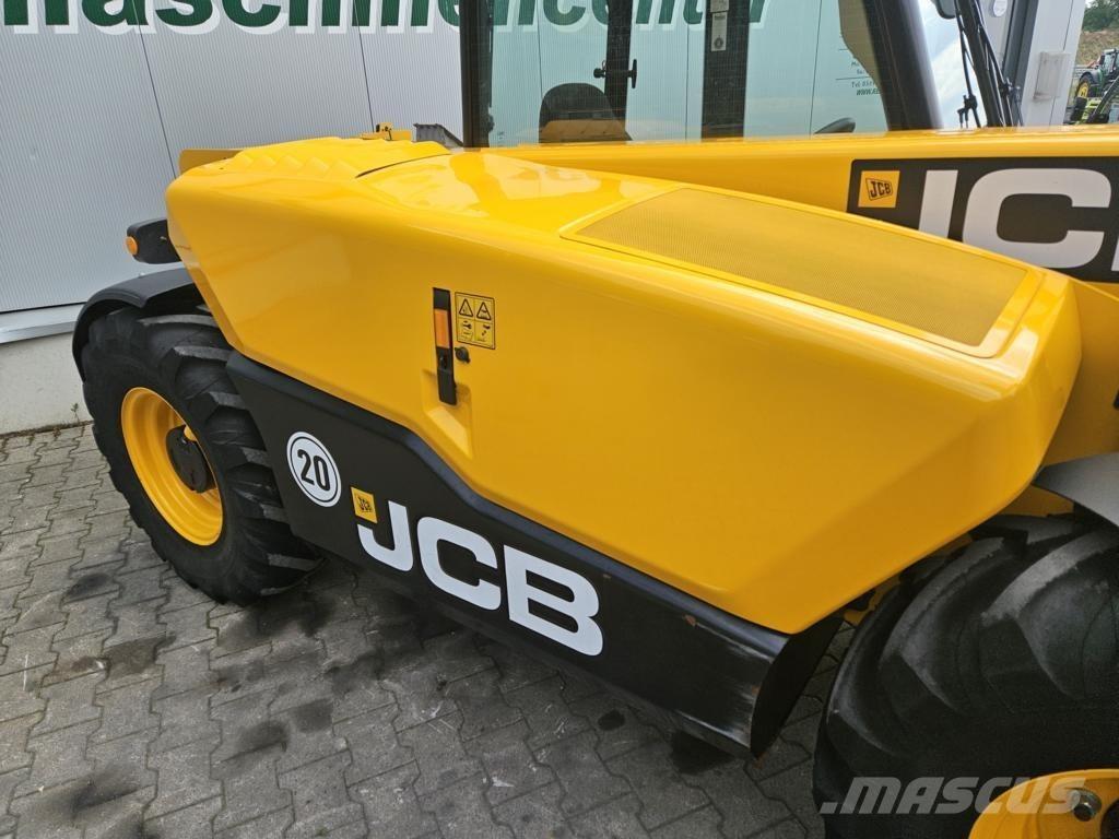 JCB 525-60 テレスコーピックハンドラー
