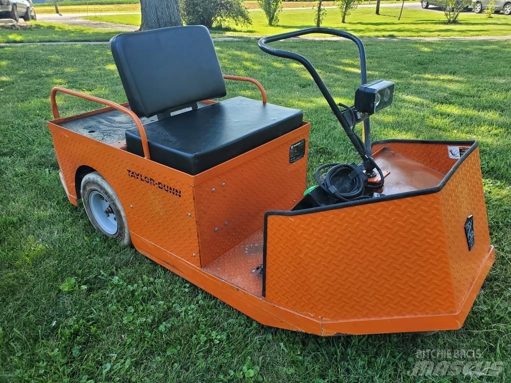 Taylor-Dunn SS536 トーイングトラック