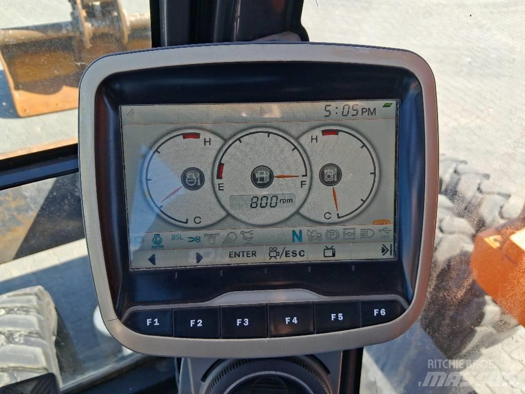 Doosan DX 140 W-3 ホイール式油圧ショベル（パワーショベル・ユンボ・バックホー）