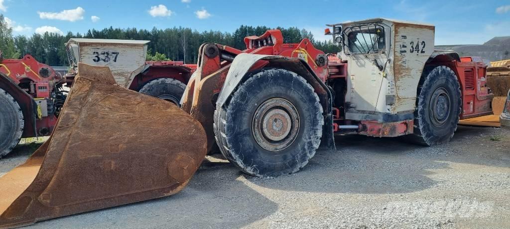 Sandvik LH 410 地下ローダー