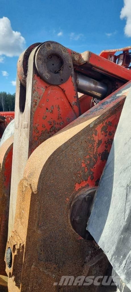 Sandvik LH 410 地下ローダー