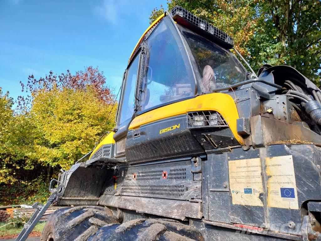 Ponsse Bison フォワーダー