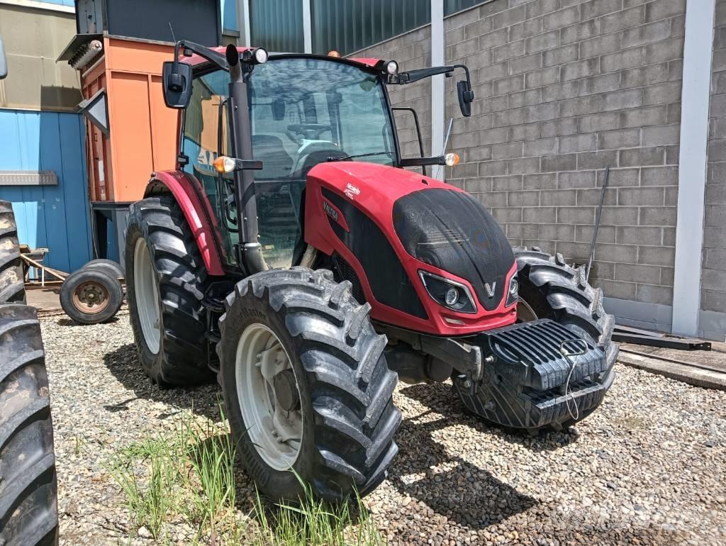Valtra A 114 トラクター