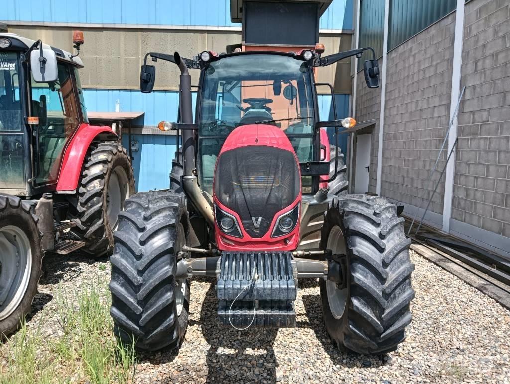 Valtra A 114 トラクター