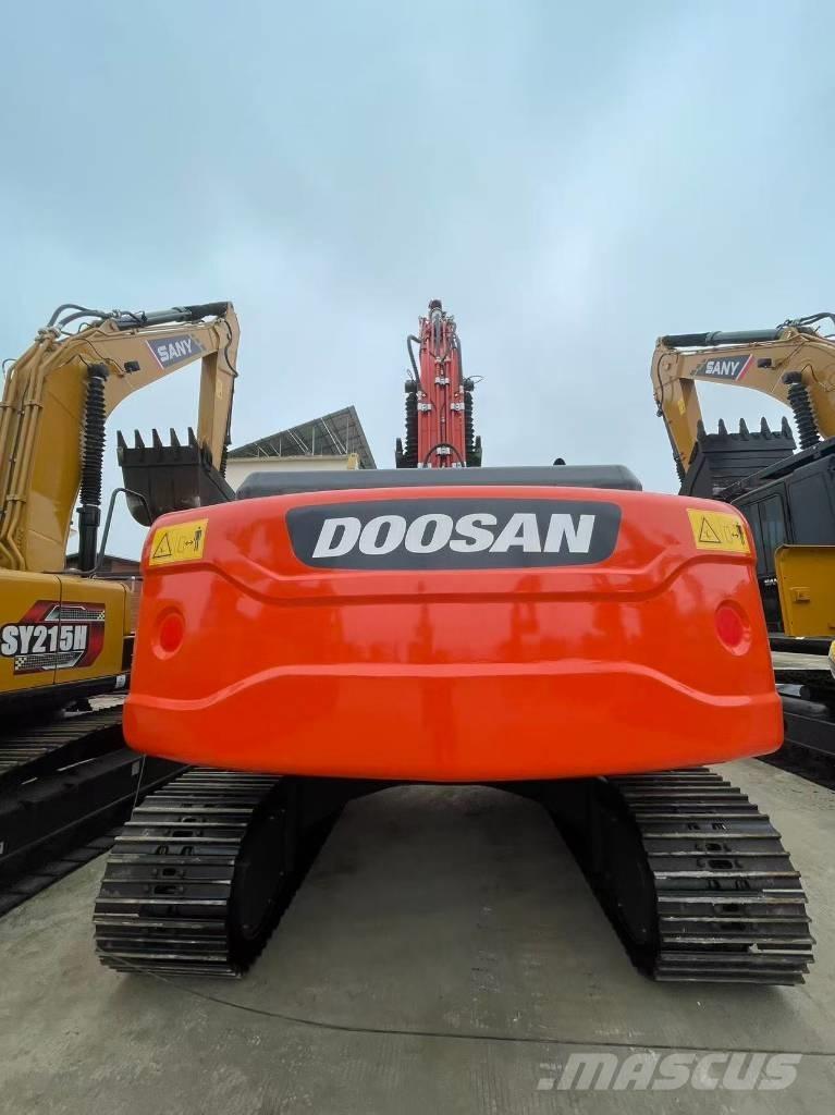 Doosan DX 225 LC 大型油圧ショベル12t以上（パワーショベル・ユンボ）