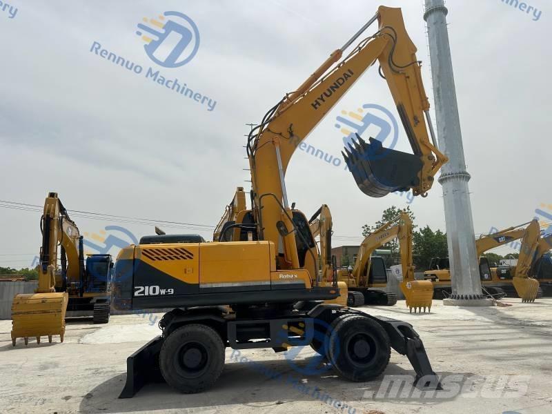 Hyundai R210W-9 ホイール式油圧ショベル（パワーショベル・ユンボ・バックホー）