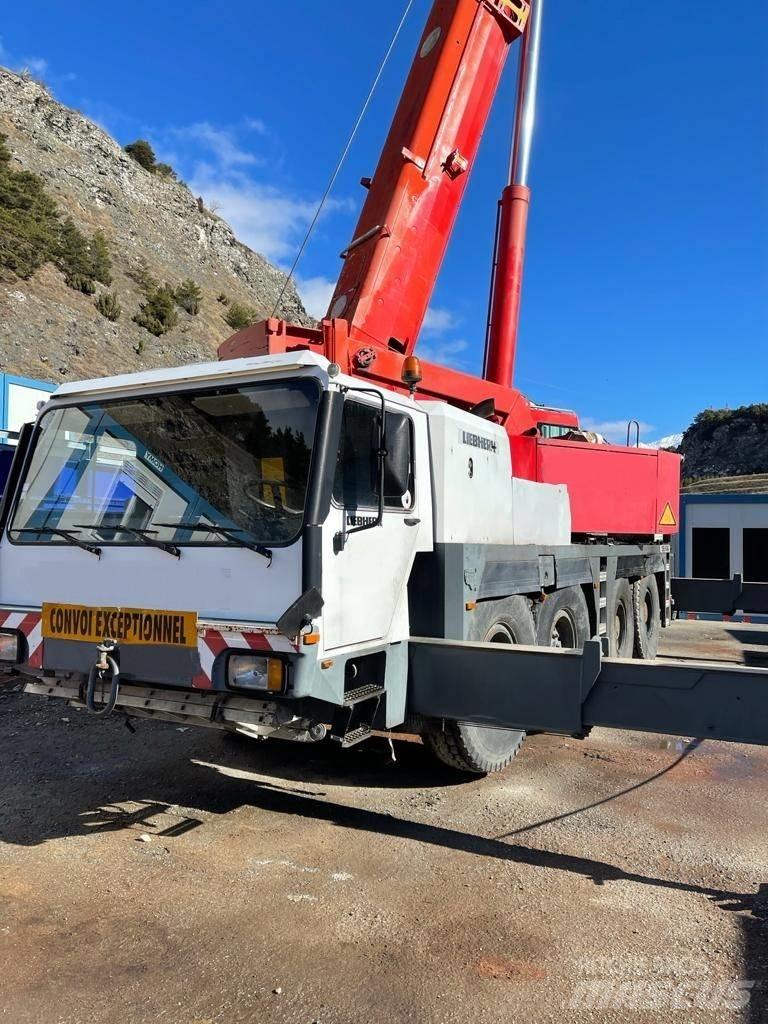 Liebherr LTM 1090-2 ラフテレーンクレーン