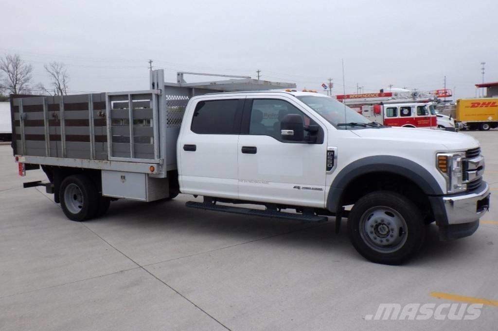 Ford F 550 XLT SD 平ボディー