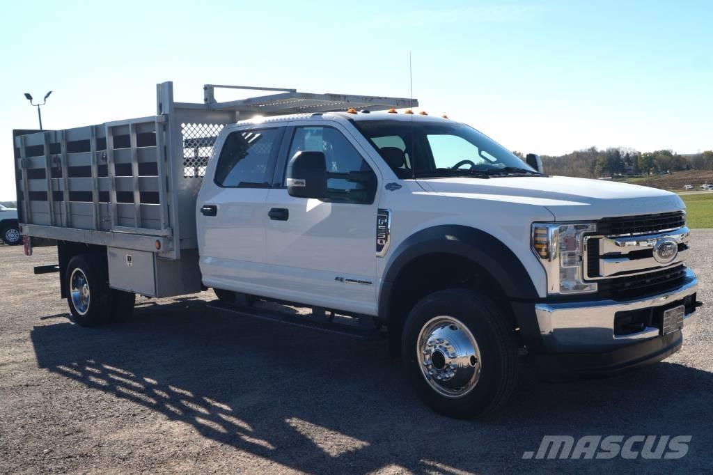 Ford F 550 XLT SD 平ボディー