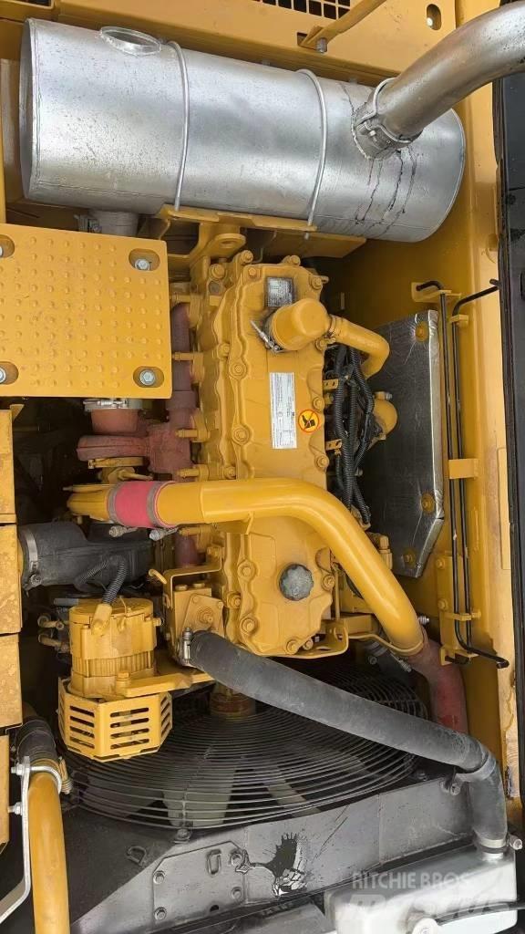 CAT CAT330D2L 中型油圧ショベル 7ｔ-12ｔ（ユンボ・パワーショベル・バックホー）