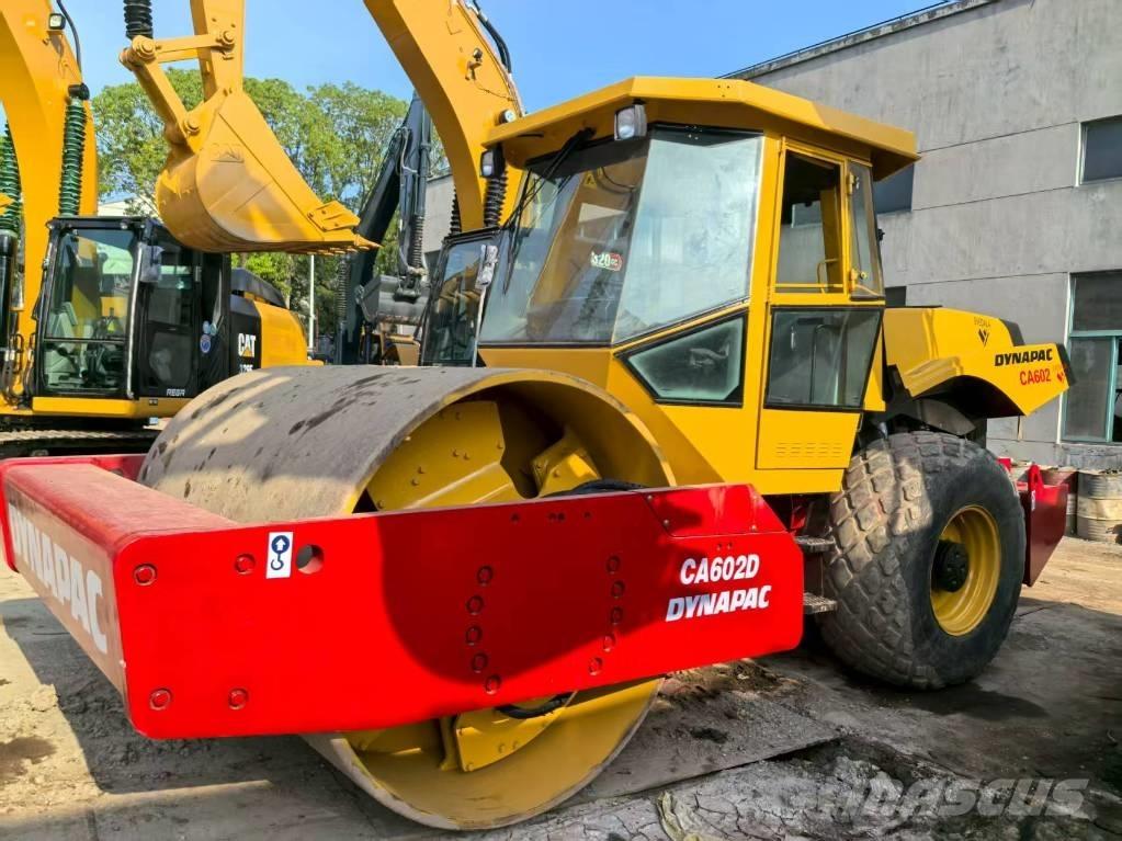 Dynapac ca602d 振動ローラ