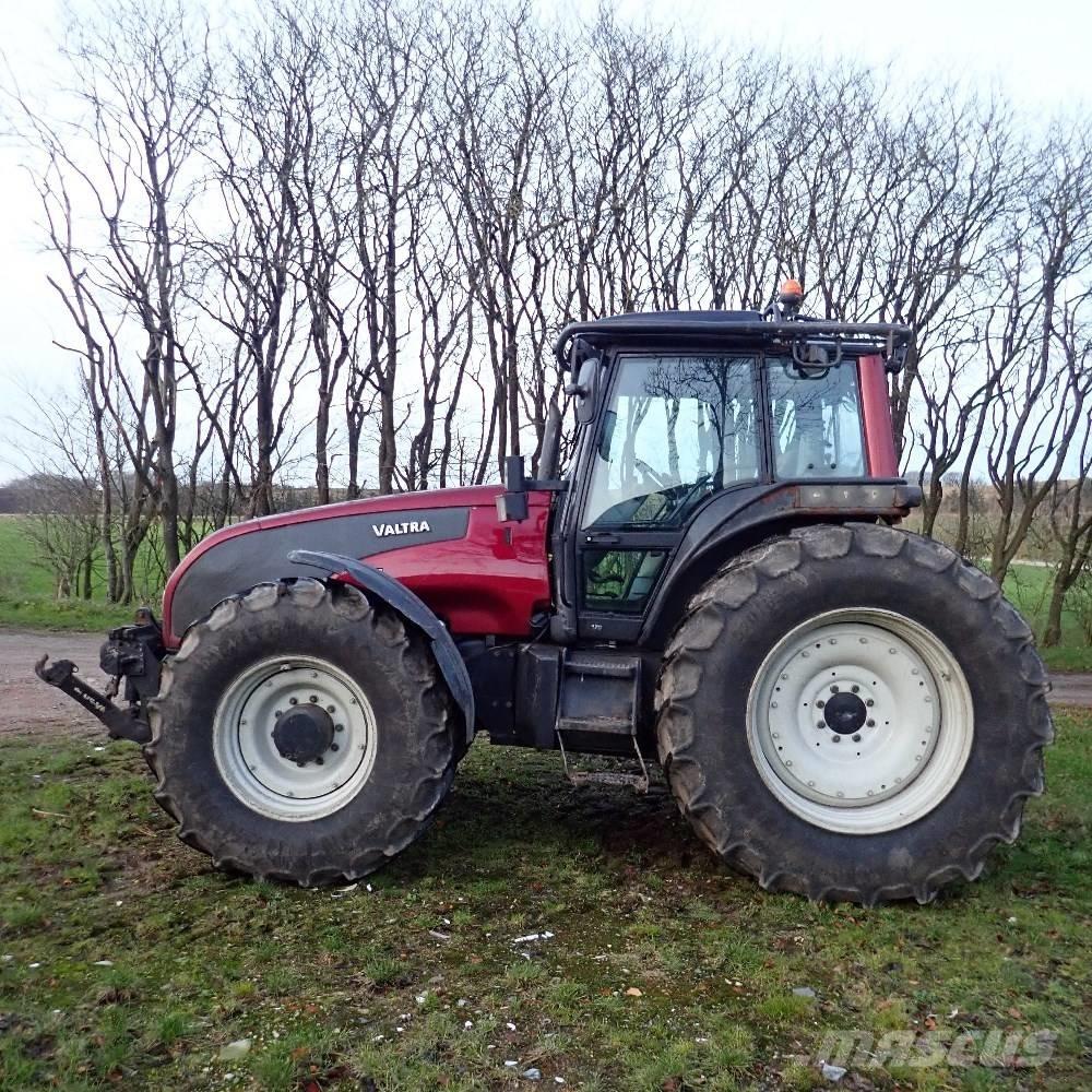 Valtra T 170 トラクター