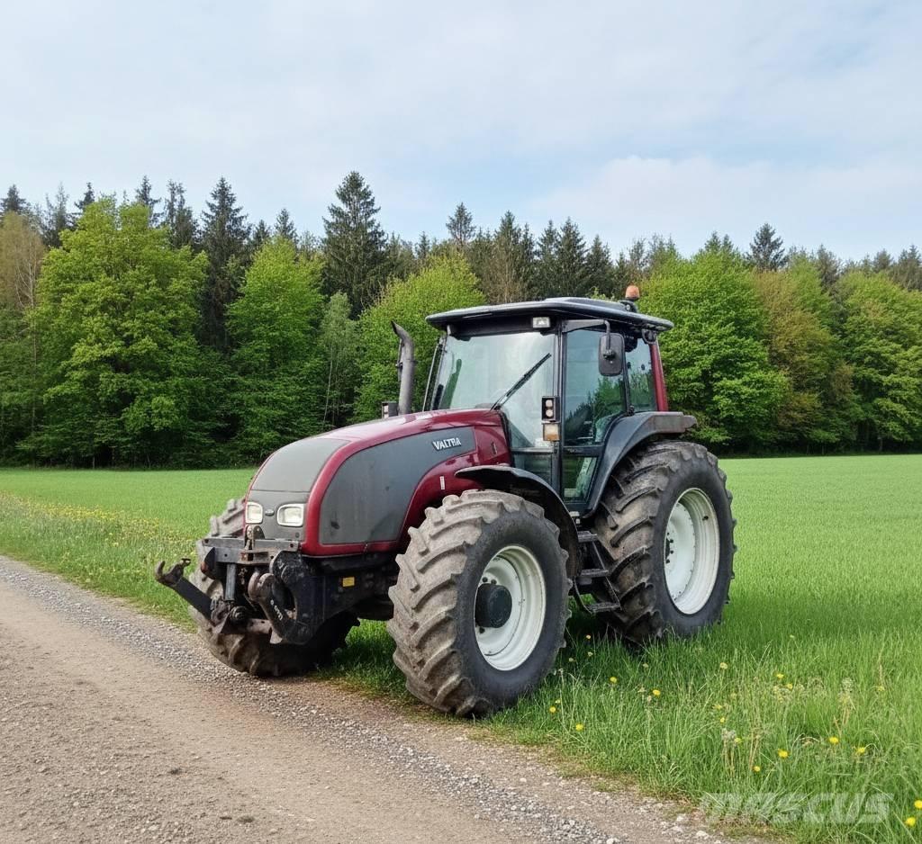 Valtra T 170 トラクター