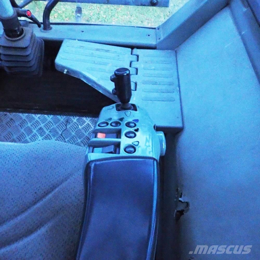 Valtra T 170 トラクター