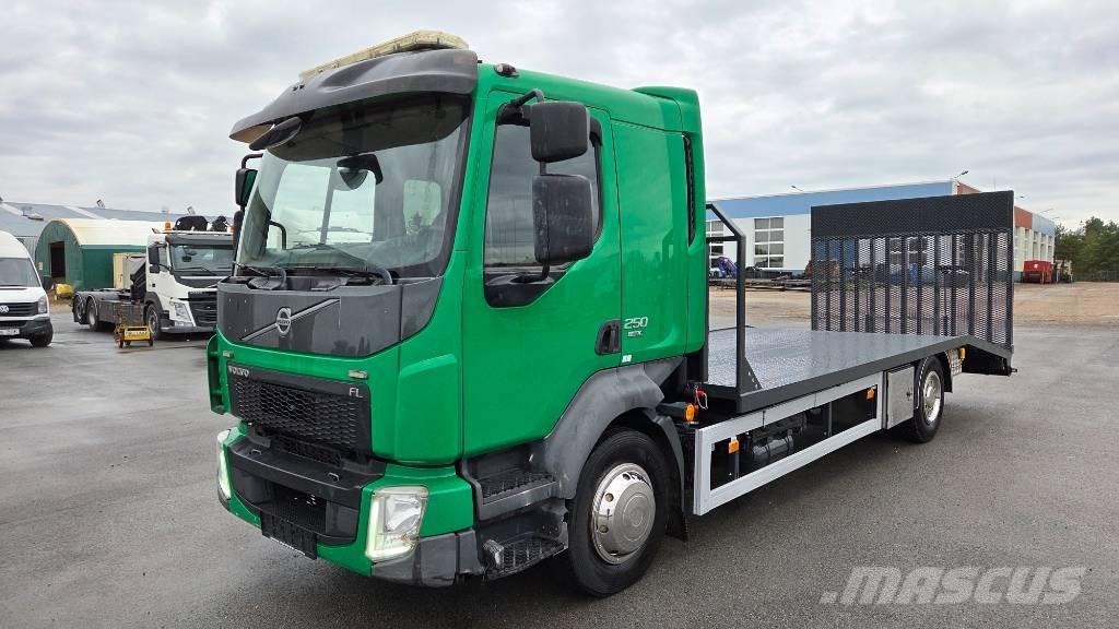 Volvo FL250 4X2 平ボディー／ウインチトラック