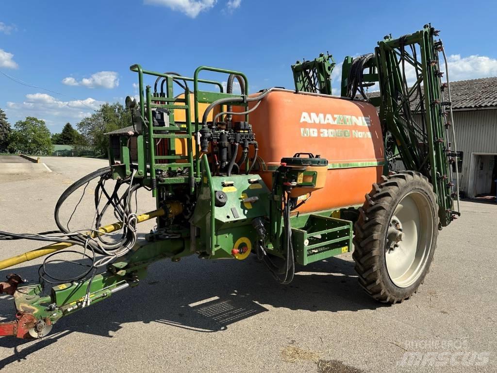 Amazone UG 3000 Nova 牽引型スプレイヤー