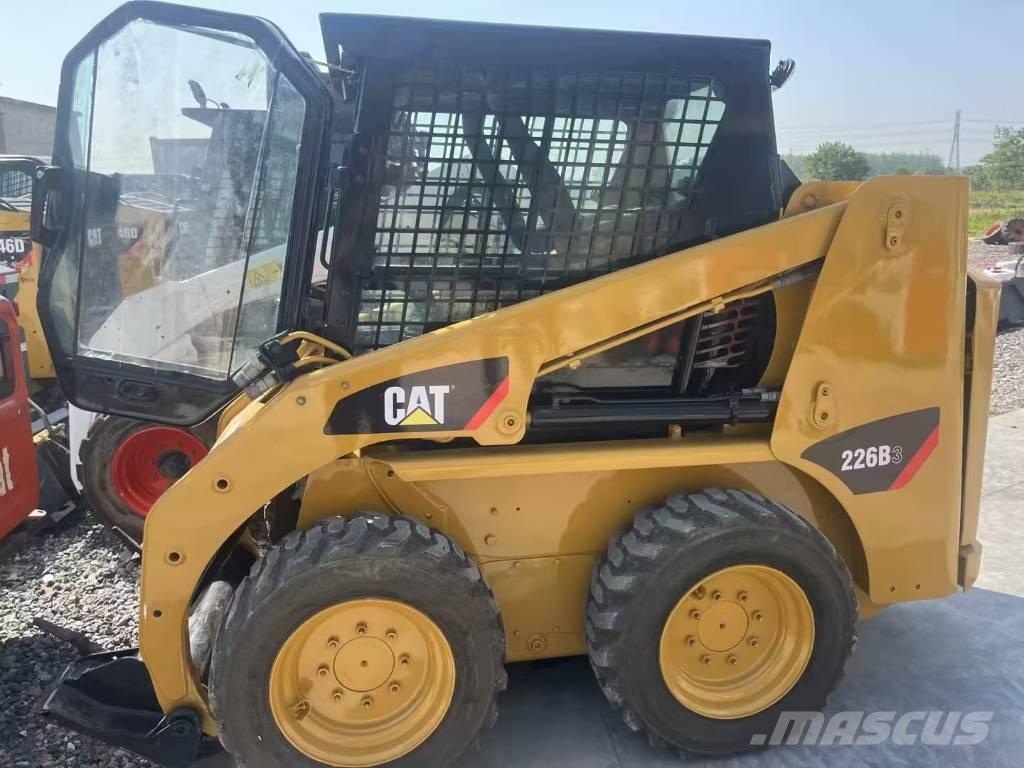 CAT 226 B 3 スキッドステアローダー