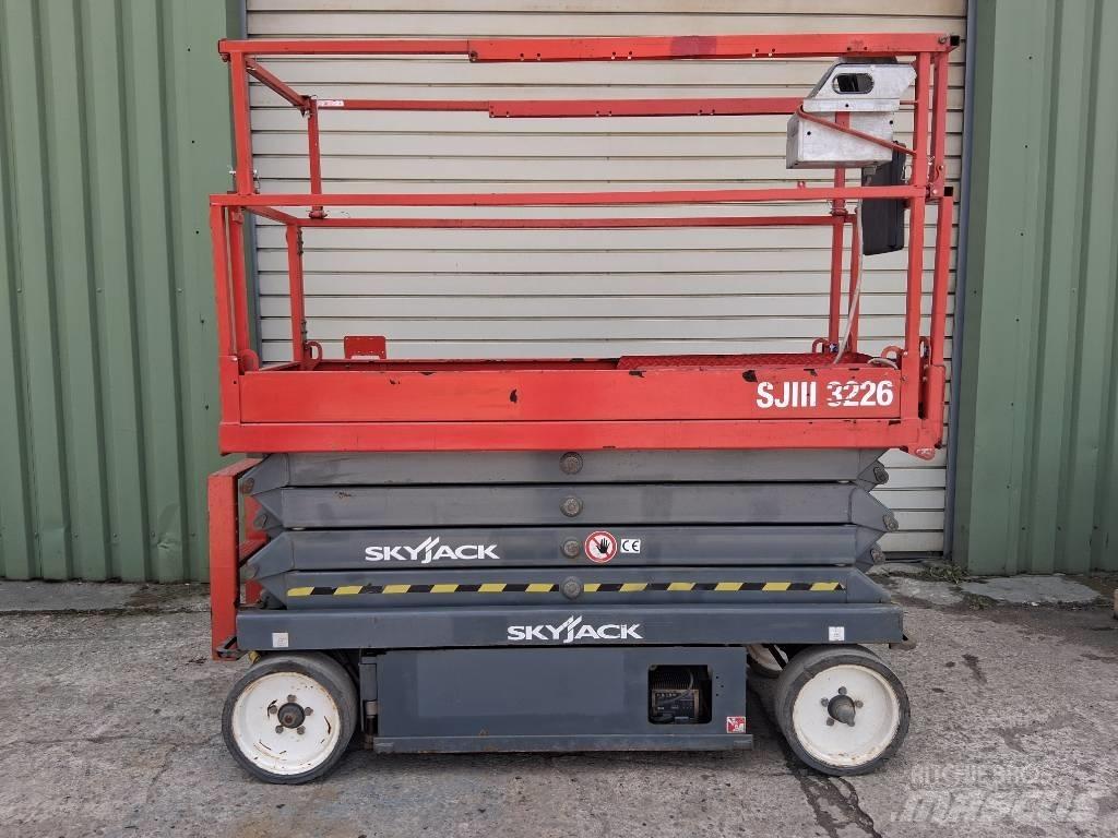 SkyJack SJ III 3226 シザースリフト