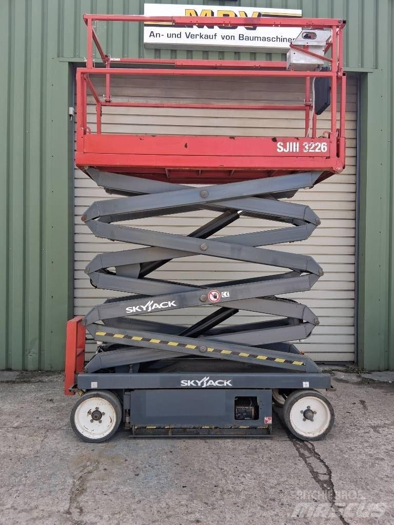 SkyJack SJ III 3226 シザースリフト