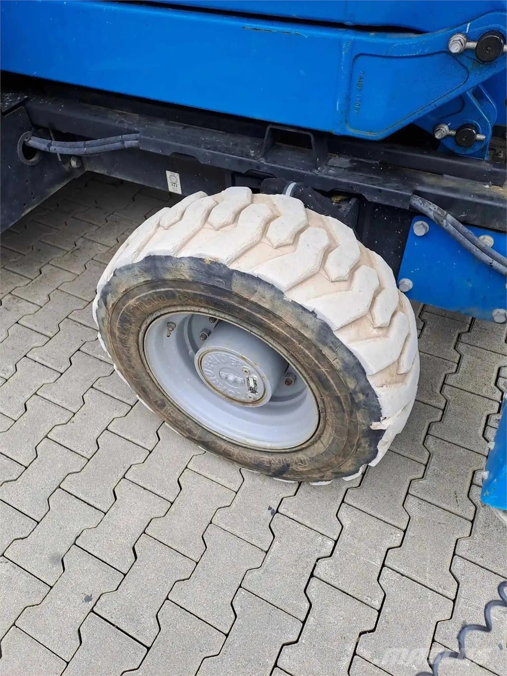 Genie GS 3384 RT シザースリフト