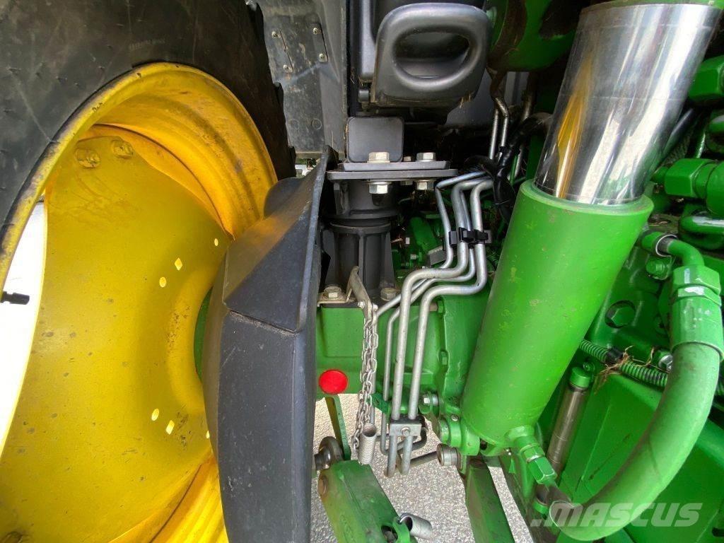 John Deere 6120R トラクター