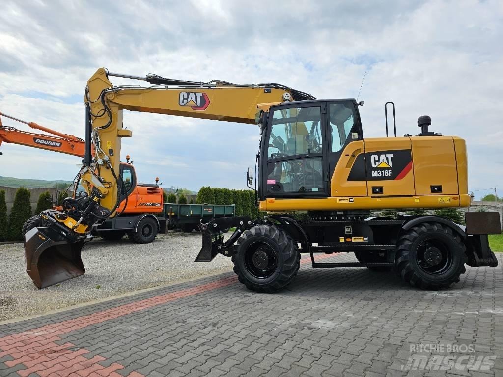 CAT M 316 F ホイール式油圧ショベル（パワーショベル・ユンボ・バックホー）