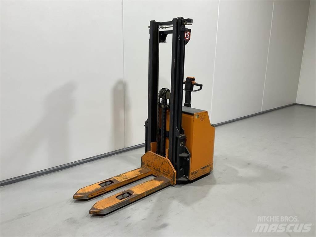 Still EGV-S13 自走式スタッカー