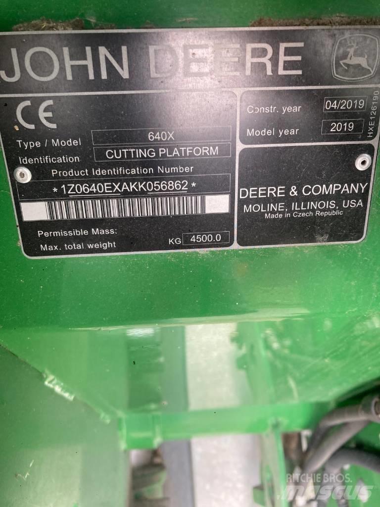 John Deere 640 X コンバイン