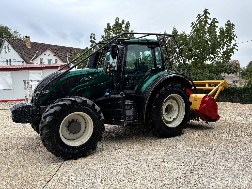 Valtra T 174 トラクター