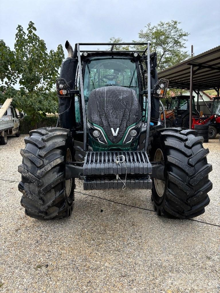 Valtra T 174 トラクター