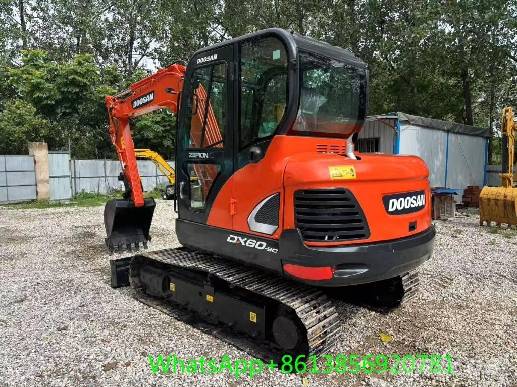 Doosan DX 60 ミニ油圧ショベル 7t以下（ミニユンボ・ミニディガー）