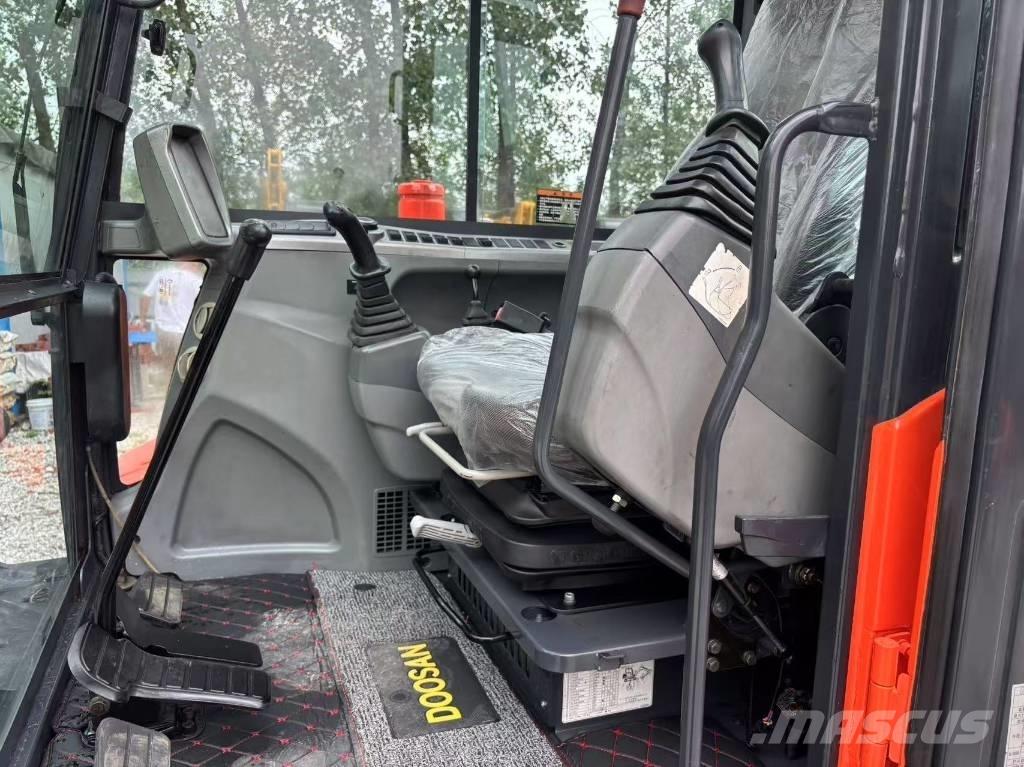 Doosan DX 60 ミニ油圧ショベル 7t以下（ミニユンボ・ミニディガー）
