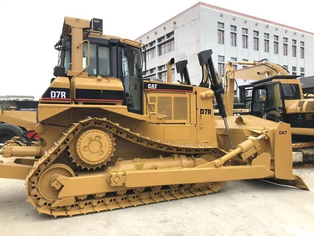 CAT D 7 R ブルドーザー