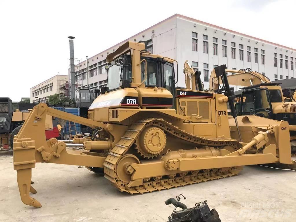 CAT D 7 R ブルドーザー