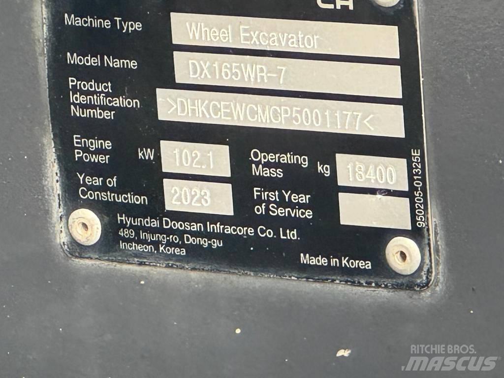 Doosan DX165WR-7 ホイール式油圧ショベル（パワーショベル・ユンボ・バックホー）